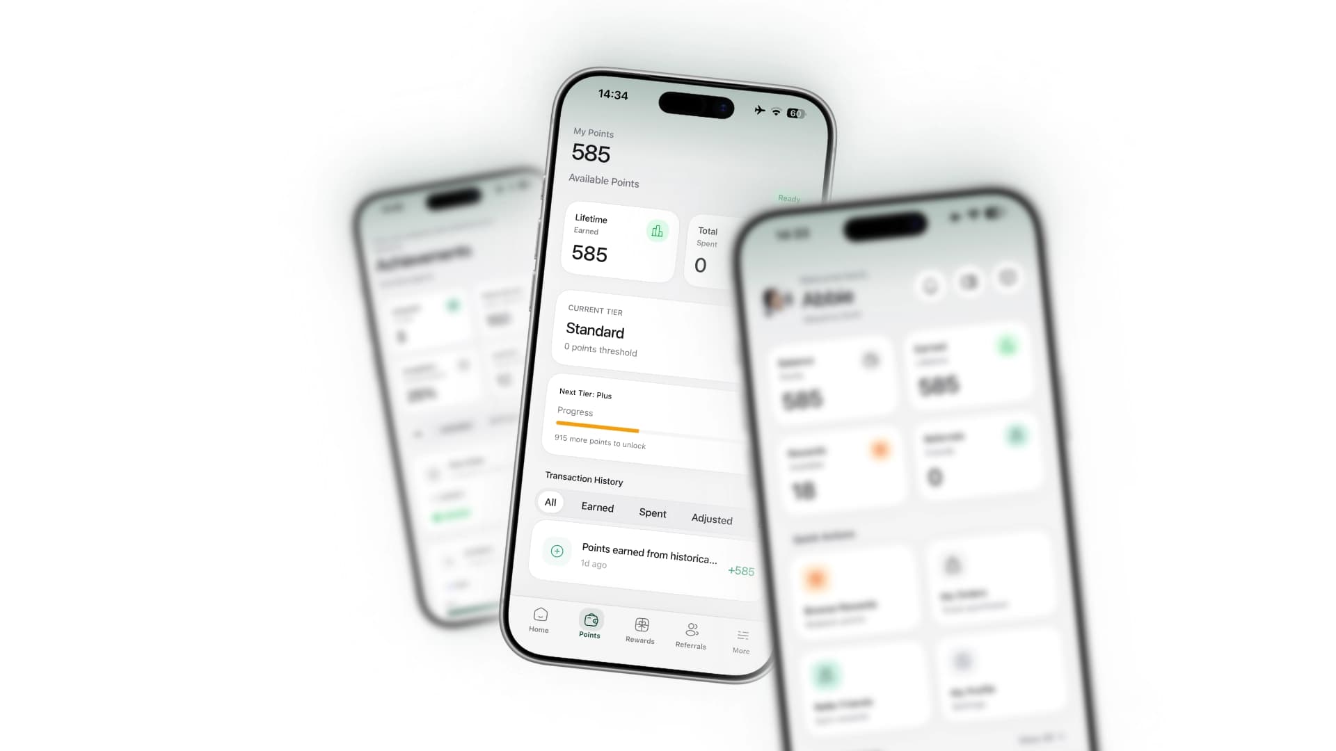 Tre smartphone con saldo punti, cronologia e schermata iniziale